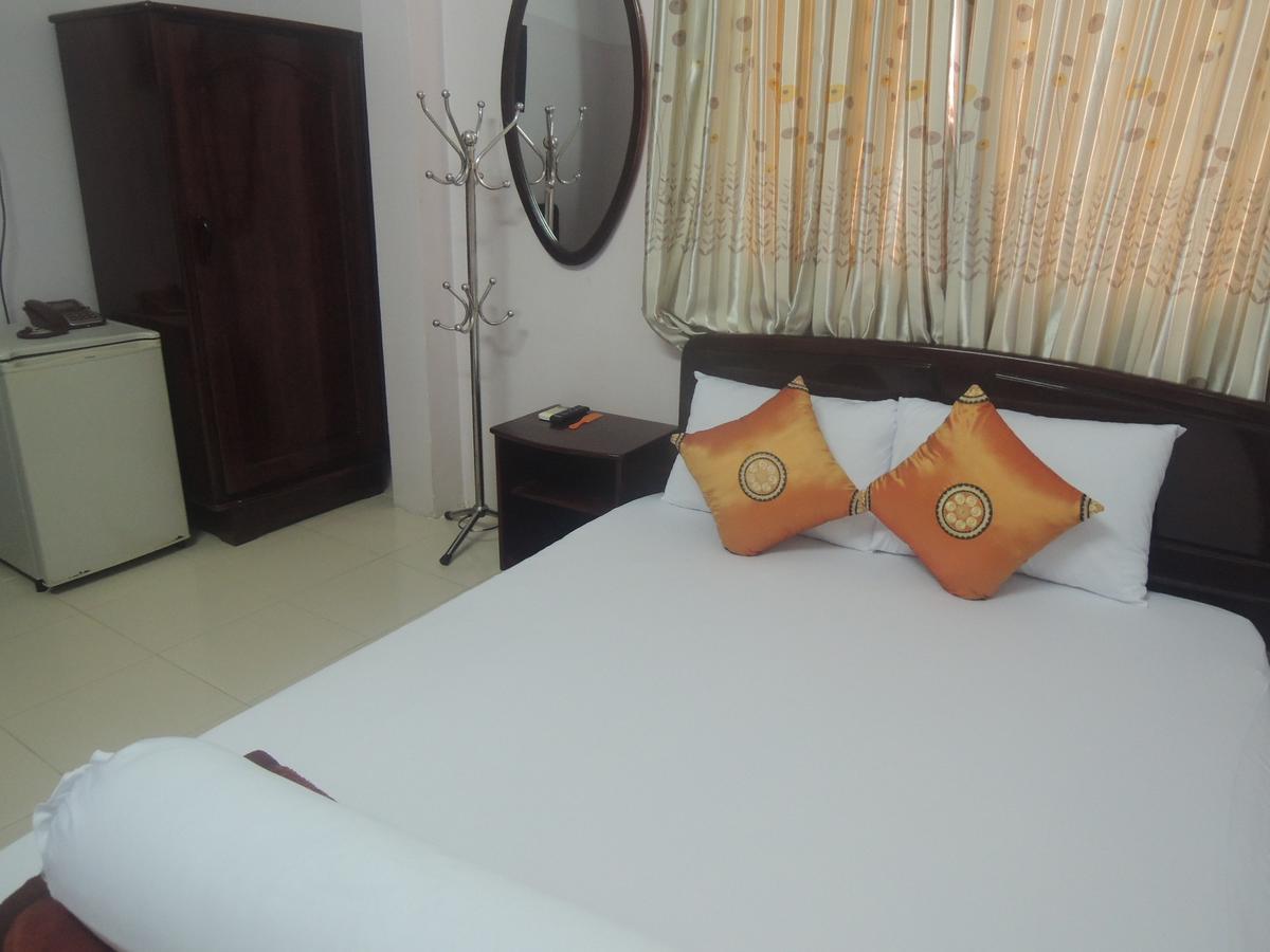 Khach San Tu Anh Hotel Ha Tien Exterior photo